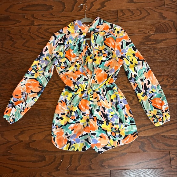 Fashion nova romper - Picture 5 of 8